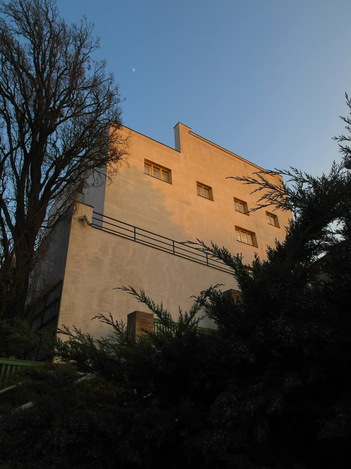 Villa Müller, Prague, the white cubic exterior of Adolf Loos's 1930 house